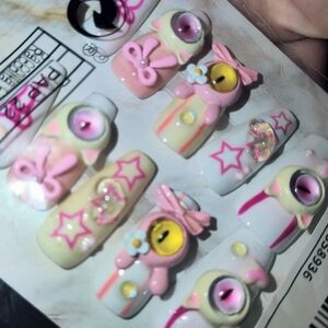 Creepycute Yami Kawaii Reusable Star Eyeball Bow Press-On Nails
